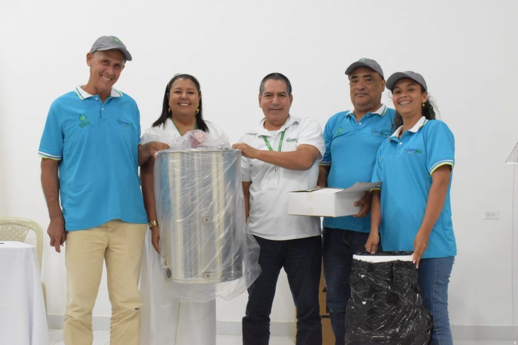 Certificamos A 15 Personas Para Fortalecer Proyecto De Abejas CORPOURABA